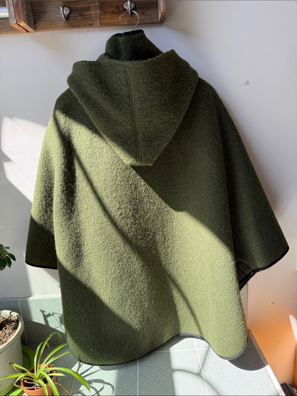 Vintage Dachstein Austrian Loden Wool Hooded Cape - Picture 3 of 13